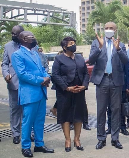 Le Ministre de la Santé et des Affaires Sociales, assisté de son Ministre Délégué,, en visite à la CNSS