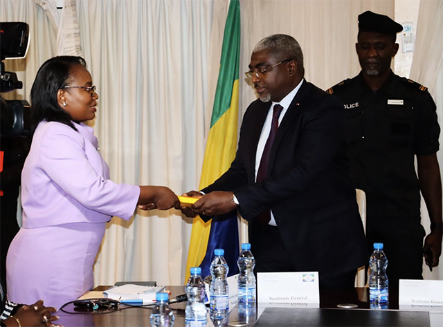 Passation de charge.